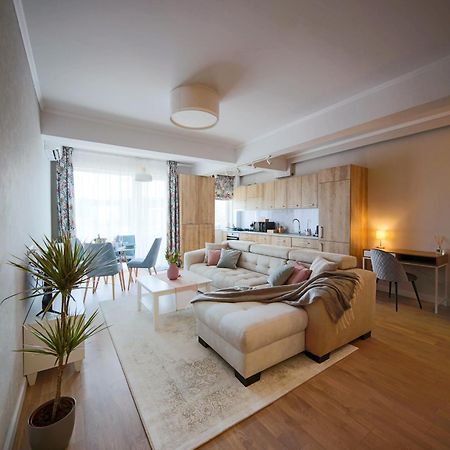 Stylish Condo - Parking And Balcony Клуж-Напока Екстериор снимка