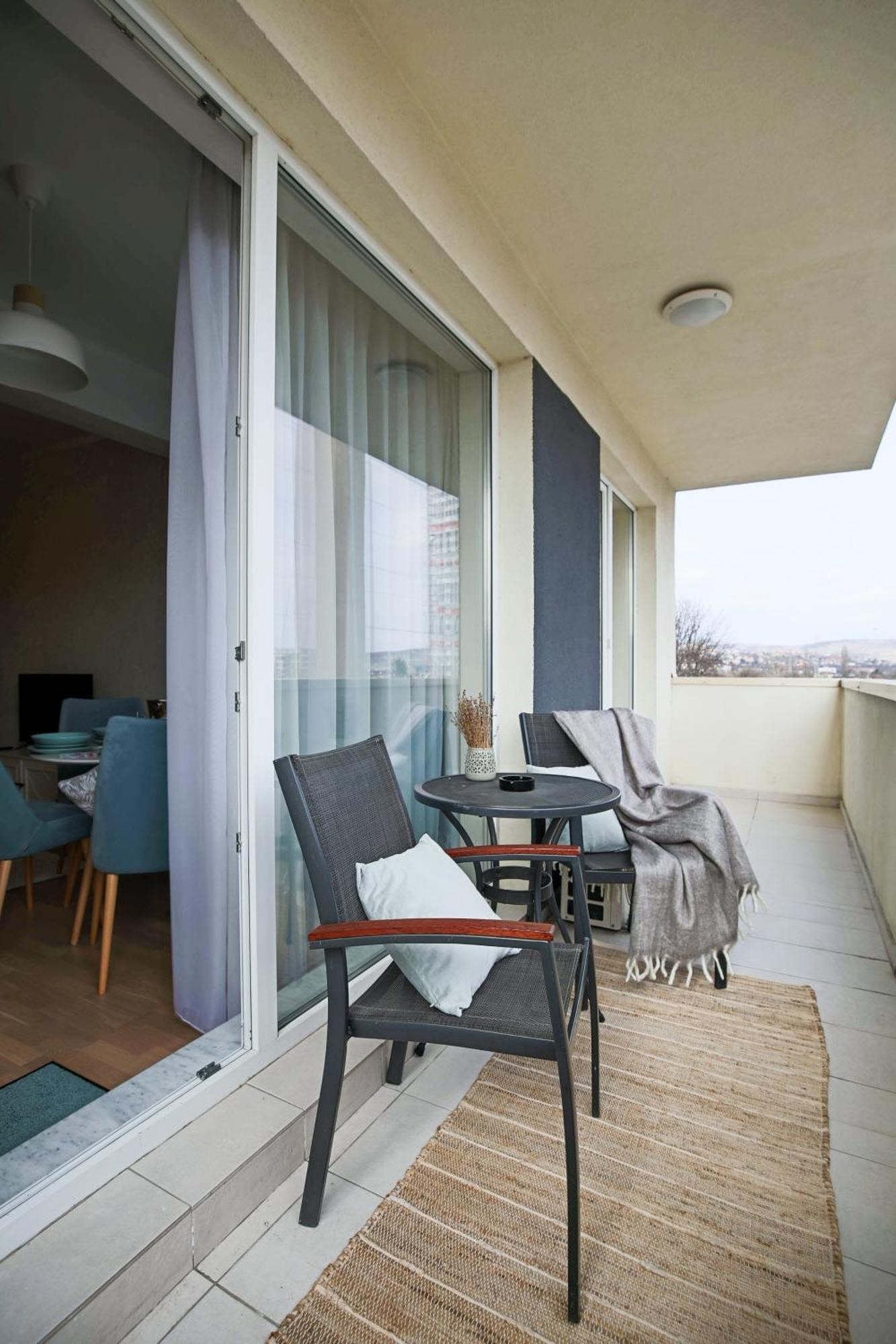 Stylish Condo - Parking And Balcony Клуж-Напока Екстериор снимка