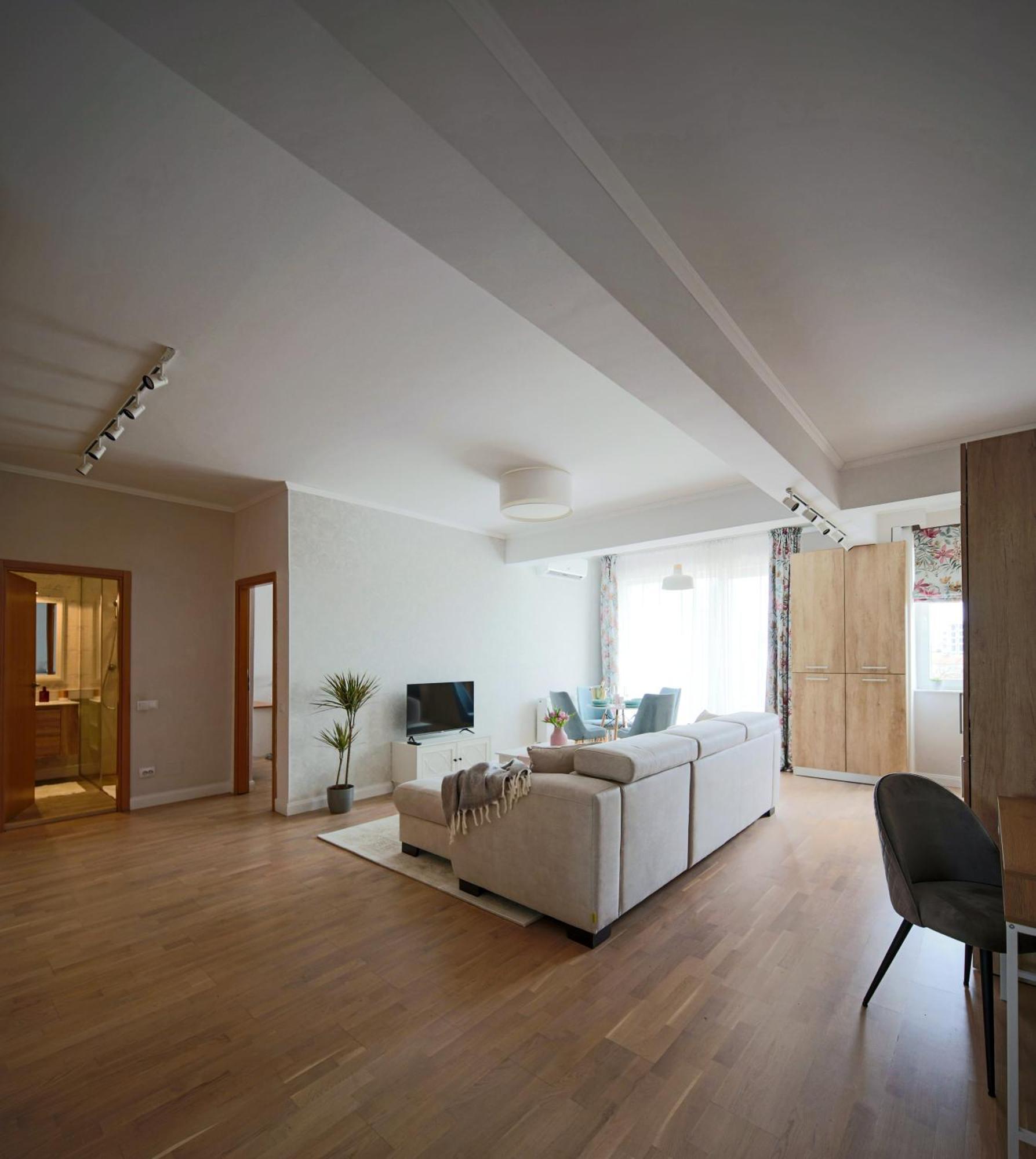 Stylish Condo - Parking And Balcony Клуж-Напока Екстериор снимка