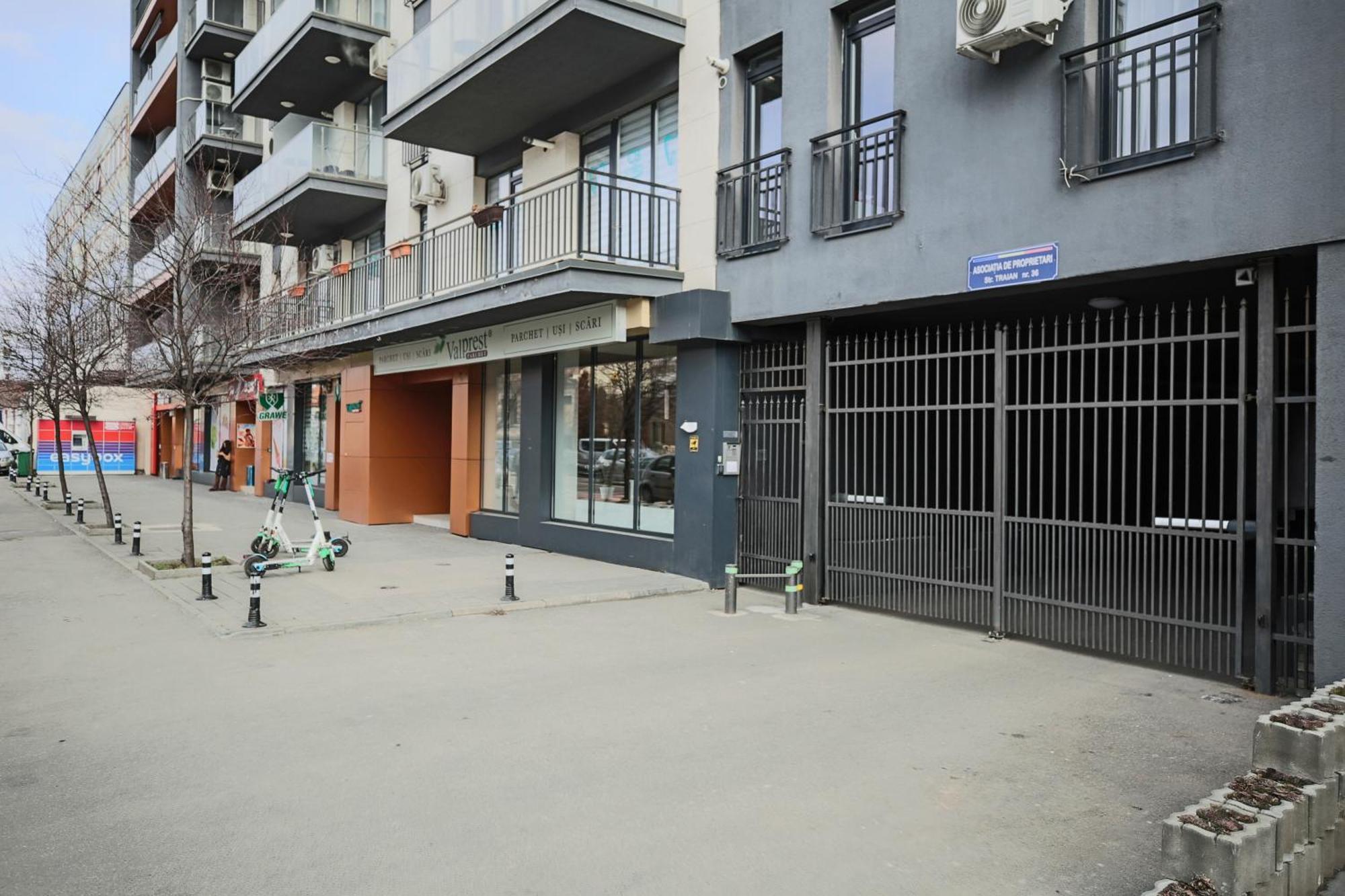 Stylish Condo - Parking And Balcony Клуж-Напока Екстериор снимка